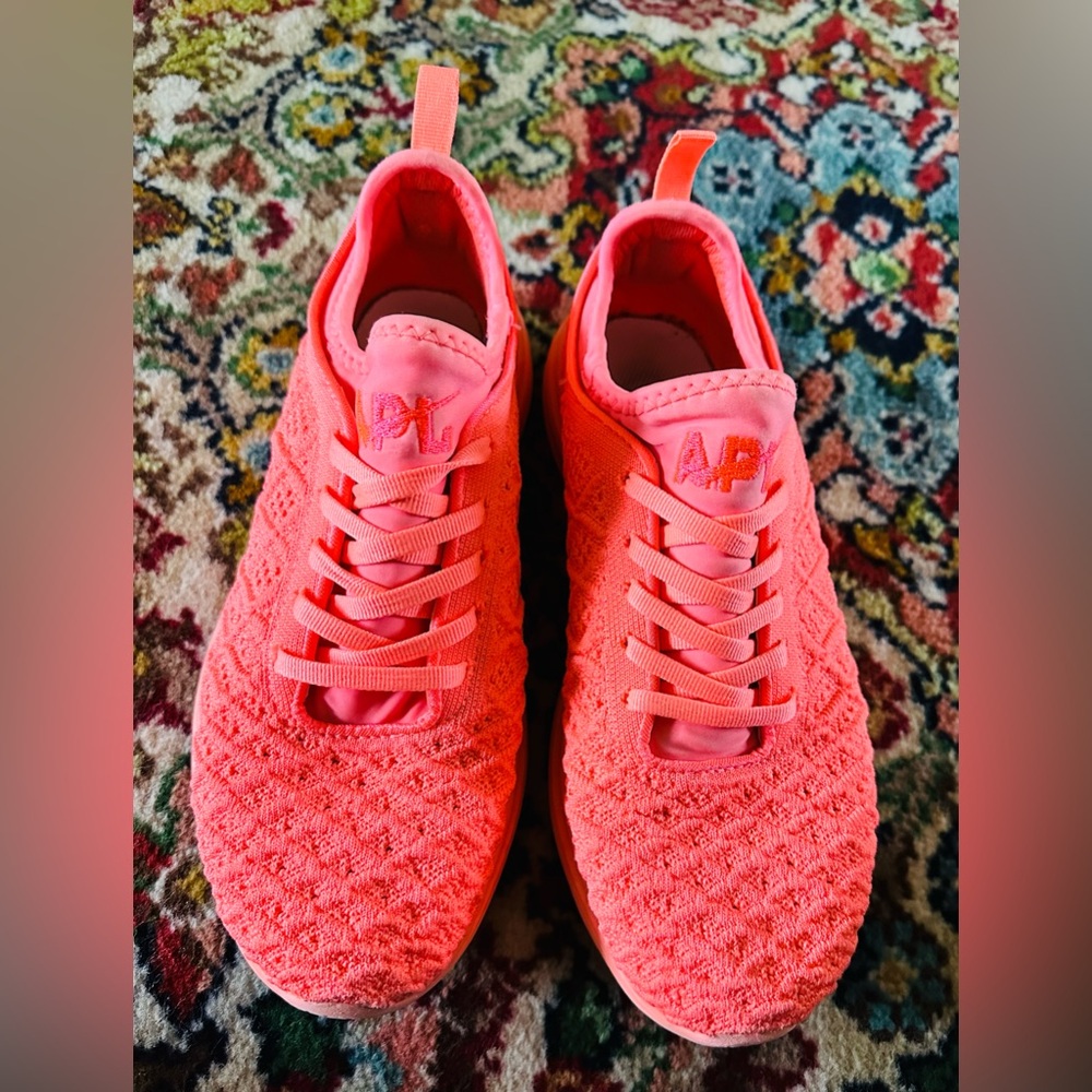 APL shoes